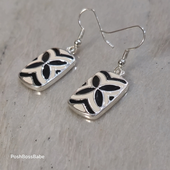 DaVinci Silver Toned With Black And White Enameled Design Pierced Earrings - Picture 3 of 7